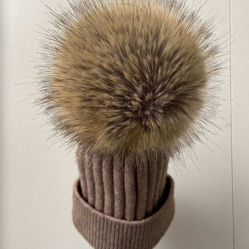 Norla knitted hat. - Picture 4 of 8